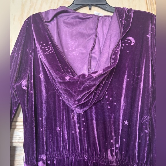 Halloween Purple Hooded Robe Velvet Moon & Stars L/XL 12-16 NEW - Picture 4 of 12